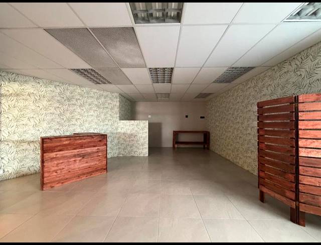 BUSINESS PROPERTY TO RENT IN HUMEWOOD